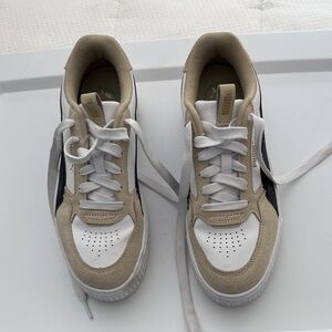 Puma Beige White Black Low-Top Platform  Sneakers